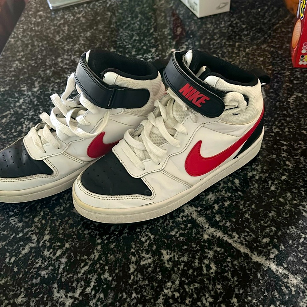 Nike little kid shoe